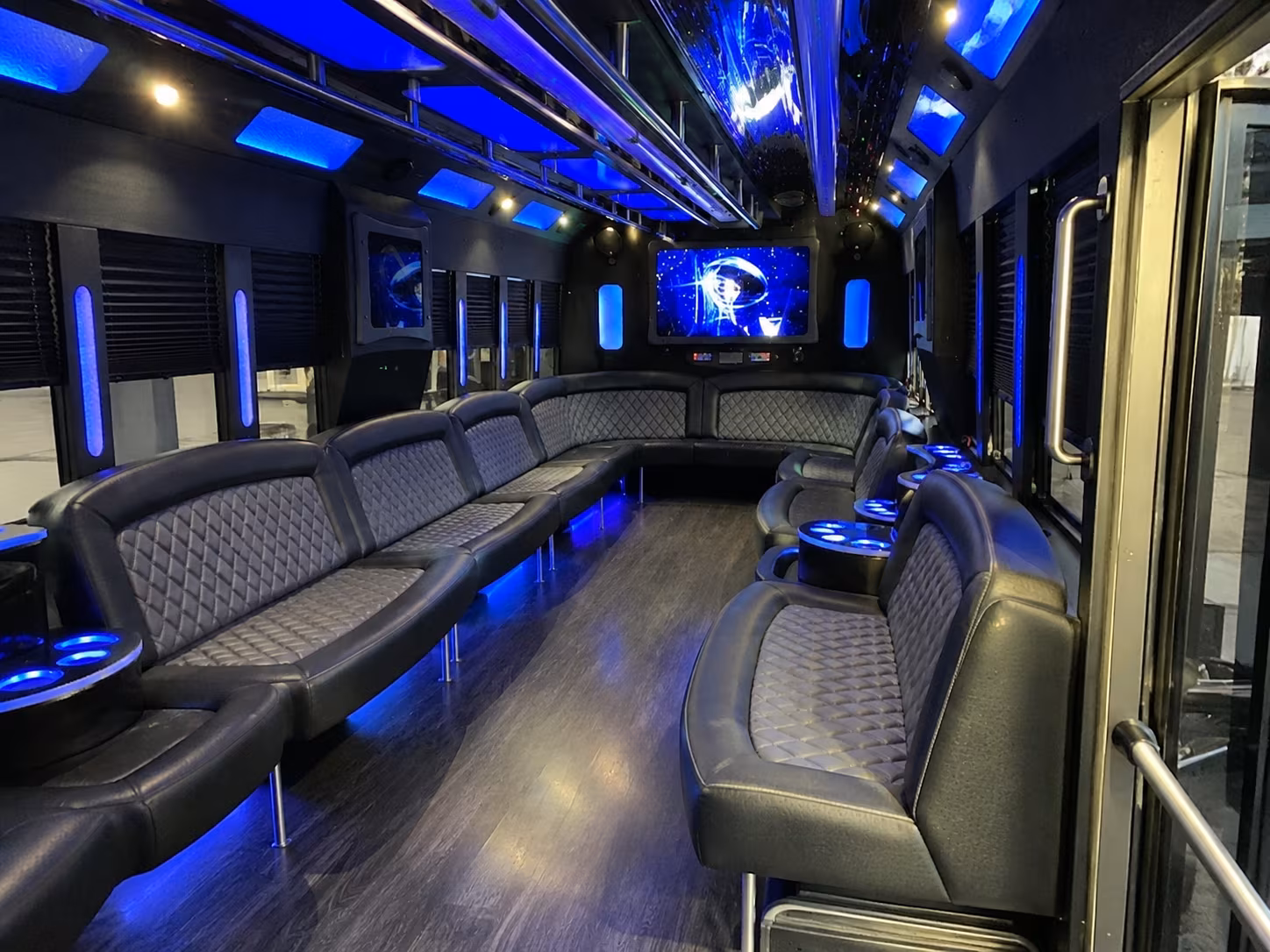 Queens Winery Tour & Pub Crawl Transportation party bus exterior